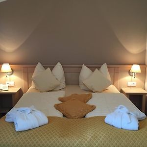 Pokój z łóżkiem king-size